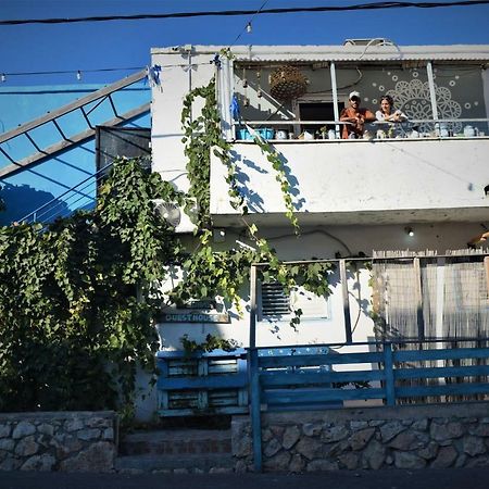 Juha'S Guesthouse - Zarqa Bay Jisr ez Zarqa Exterior photo